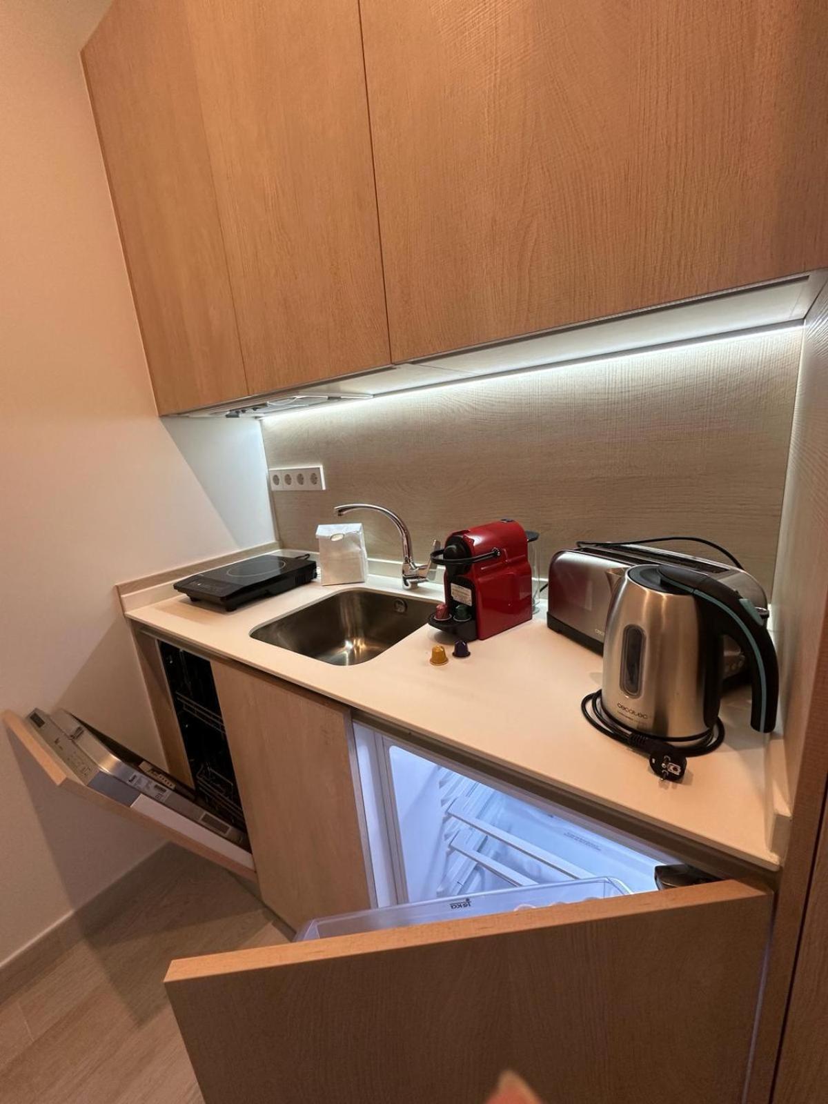 Apartament Casa De Huespedes Almirante Madryt Zewnętrze zdjęcie